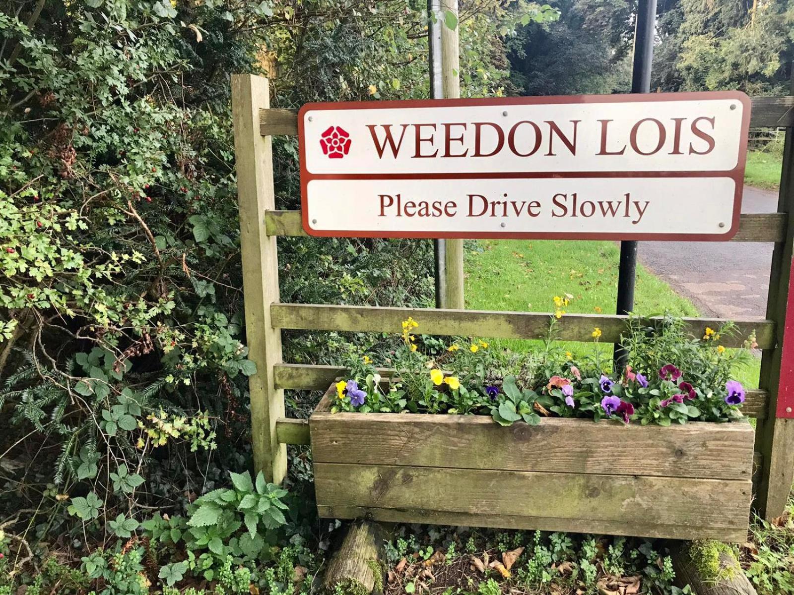 Beautiful Shepherd'S Hut - Lois Weedon Weston  Kültér fotó